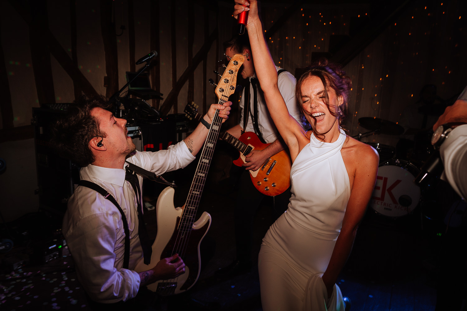 OLD LUXTERS BARN WEDDING PHOTOGRAPHY OXFORDSHIRE 043 OLD LUXTERS BARN WEDDING PHOTOGRAPHY OXFORDSHIRE 043